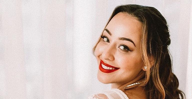 60 quilos mais magra, Camila Monteiro esbanja autoestima durante casamento encantador
