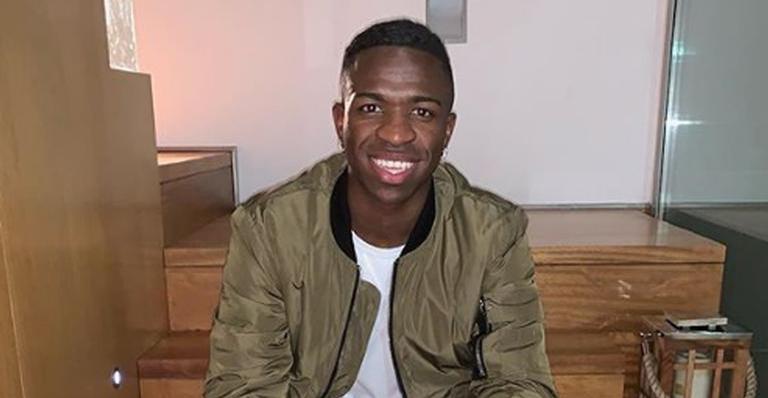 Vinicius Jr., ex-Flamengo, assume namoro com participante do ”De Férias com o Ex”
