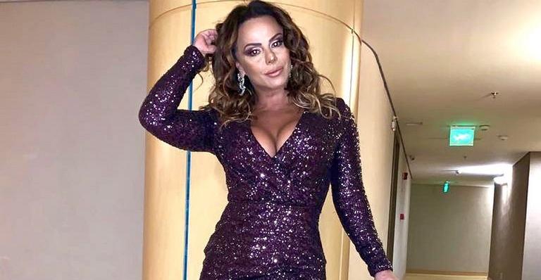 Viviane Araujo surge na cama com Xande de Pilares e internet vai ao delírio