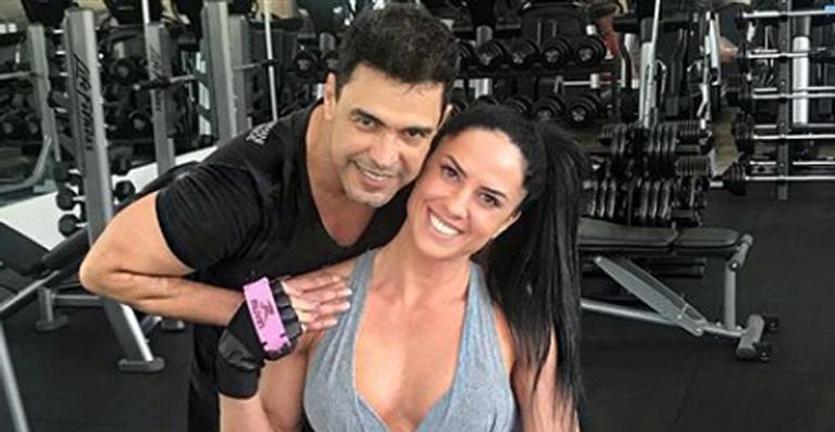 Zezé Di Camargo compartilha romântico clique com Graciele Lacerda