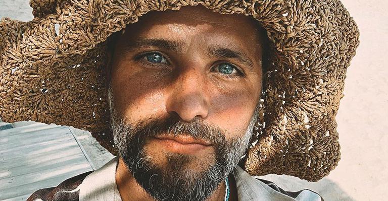 Bruno Gagliasso fala do dia do Orgulho LGBT e relembra cena de “América”