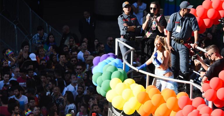 Conheça a história de umas das maiores Paradas do Orgulho LGBT do mundo
