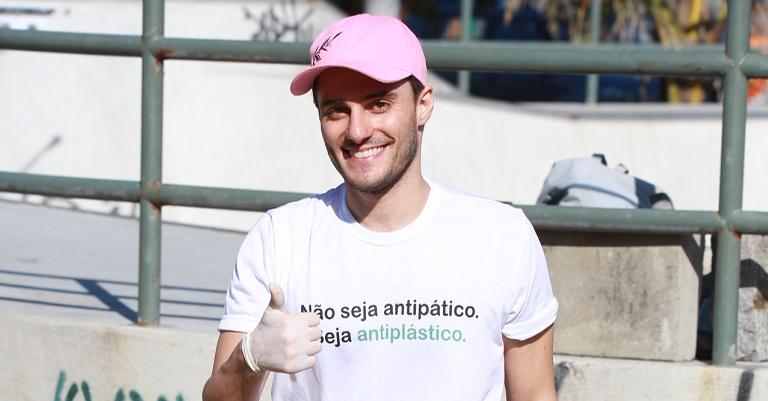 Hugo Bonemer participa de ação ecológica de coleta de lixo no Rio