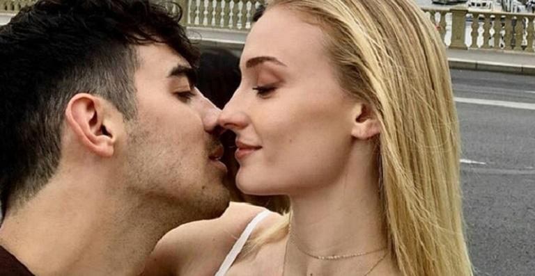 Discretos, Joe Jonas e Sophie Turner se casam pela segunda vez em Paris