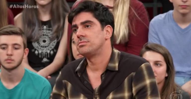 Marcelo Adnet relembra bullying na adolescência: ”Muito difícil”