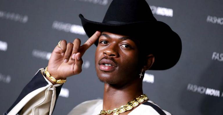 Cantor de ”Old Town Road”, Lil Nas X, conta que é gay nas redes sociais
