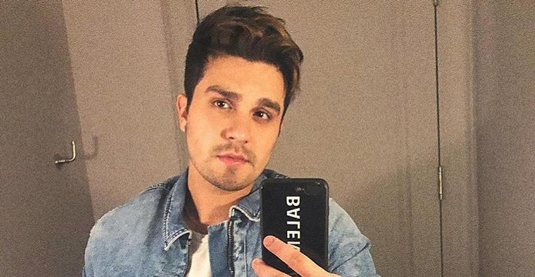 Luan Santana surge segurando bebê e surpreende fãs: ”Te amei antes mesmo de você vir ao mundo”