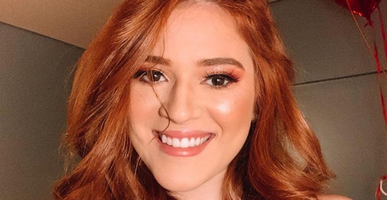Ex-BBB Ana Clara posa de maiô e rebate fãs que a chamaram de gordinha