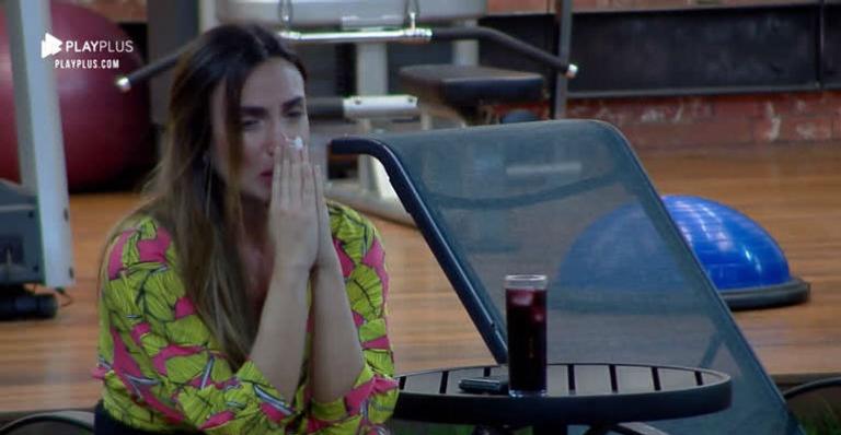 Nicole Bahls não se controla e cai no choro no reality ”Power Couple”