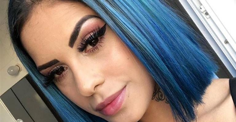 Tati Zaqui eleva temperatura em clique sensual e exibe estrias