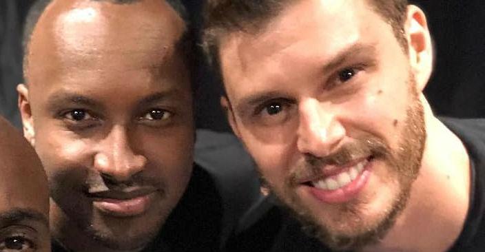Thiaguinho se declara à Bruninho em dia de seu aniversário