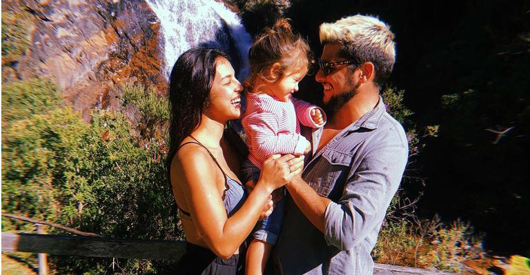 Yanna Lavigne posta foto fofa de Madalena em Kombi que a família fará viagem