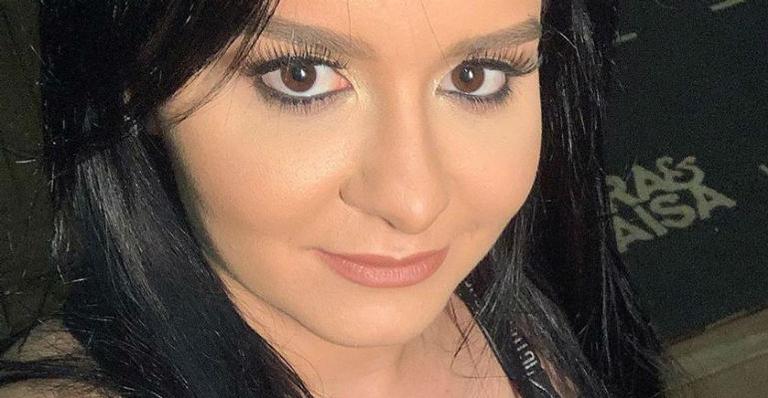 Maraisa exibe barriga com gominhos e ganha elogios