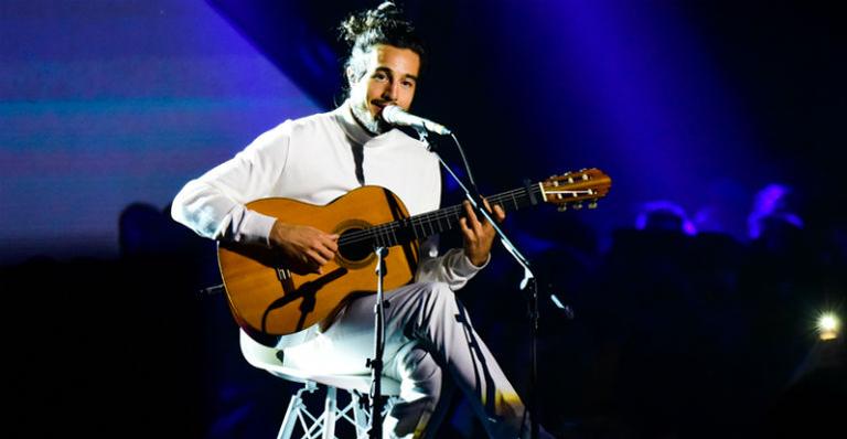 Tiago Iorc volta aos palcos e faz show surpresa no MTV MIAW 2019