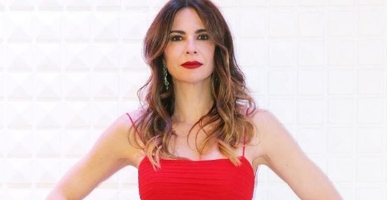 De férias na Grécia, Luciana Gimenez tira sarro de brasileiros nas enchentes: ”Está bem melhor”