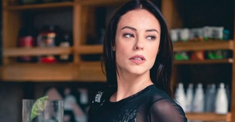 De Vivi Guedes, Paolla Oliveira ostenta corpão de macacão sensual na academia: ”Que mulherão!”