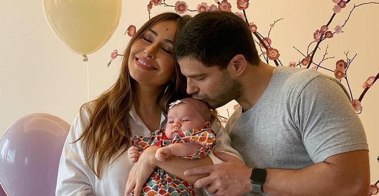 Fofura! Zoe surge vestida de unicórnio e rouba a cena em foto