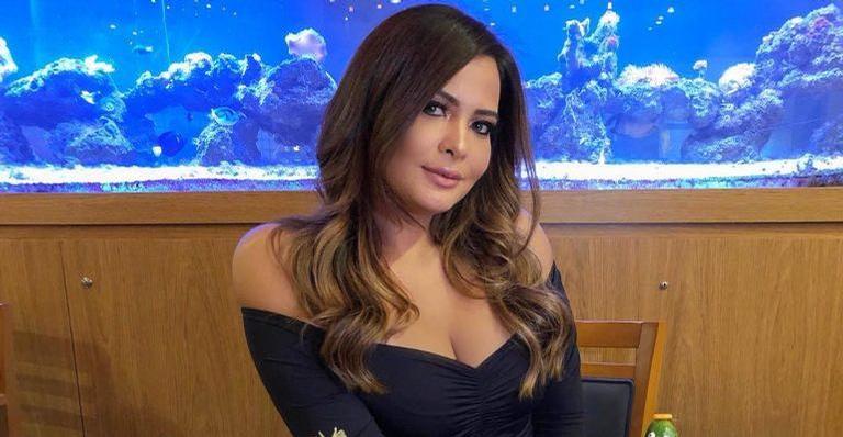 Geisy Arruda reclama do frio e rebate críticas na web: ”Minha sombra é melhor que você”