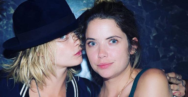 Boato sobre noivado de Cara Delevingne e Ashley Benson é esclarecido