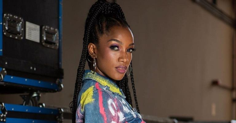 IZA surpreende com novo visual de dread e encanta web: ”Sereia”