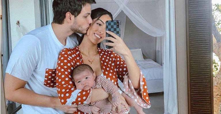 Jade Seba esbanja fofura com foto de Zion em rede social