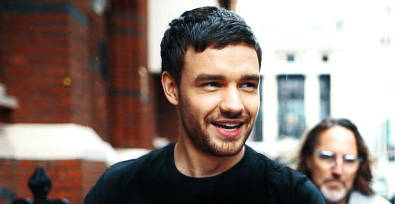 Liam Payne faz sessão fotográfica sem roupa e fãs vão à loucura