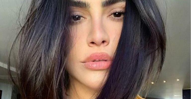 Cleo rebate seguidora que criticou sua aparência e pediu para fazer regime: ”Cuida da sua vidinha”