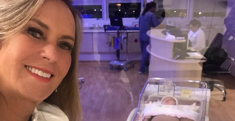 Helô Pinheiro mostra detalhes do quarto de maternidade da filha Ticiane