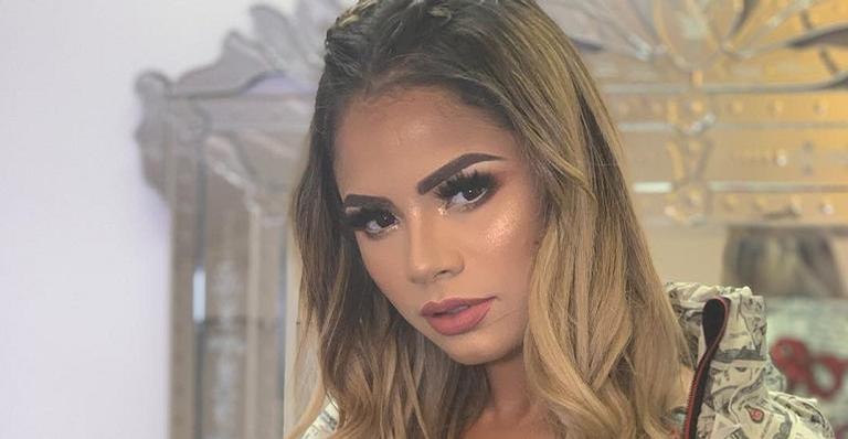 Lexa mostra pijama diferentão e surpreende ao contar nome exótico do cachorro