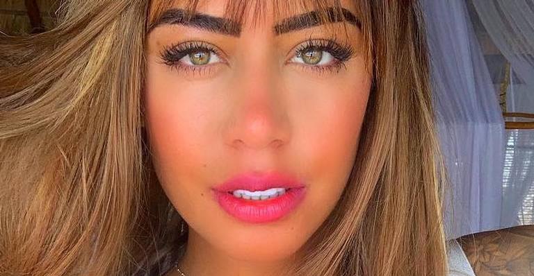Rafaella Santos sensualiza com look ousado em Nova York
