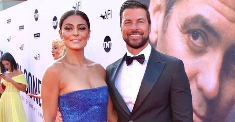 Marido de Juliana Paes posa sem camisa ao lado dos filhos e atriz manda recado