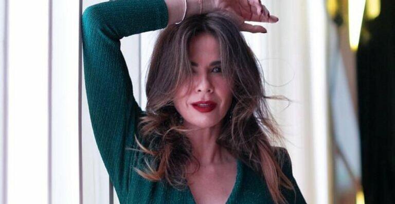 De biquíni branco, Luciana Gimenez aparece em novo clique e surpreende: ”Foto mais bonita”