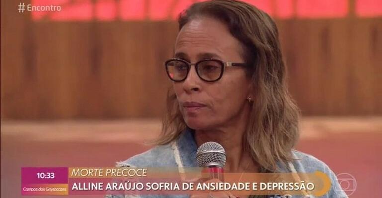 Mãe de Alinne Araújo fala sobre suicídio da filha: ”Ela falou que ia se matar, mas não acreditei”