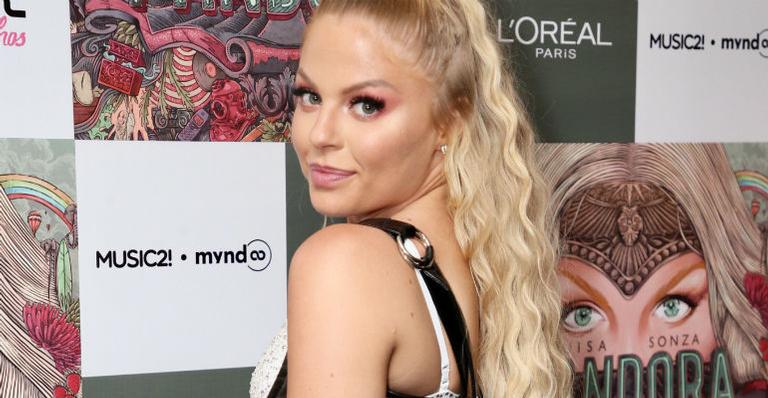 Luísa Sonza usa look ousadíssimo na estreia da turnê ‘Pandora’