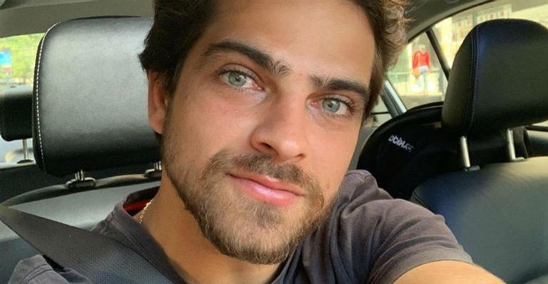 Bernardo Mesquita compartilha foto de seu primeiro filho