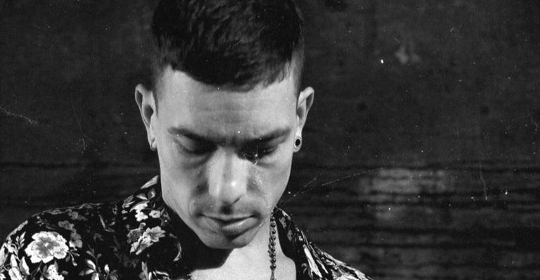Di Ferrero surpreende fãs com show surpresa para divulgar seu primeiro EP “Sinais”