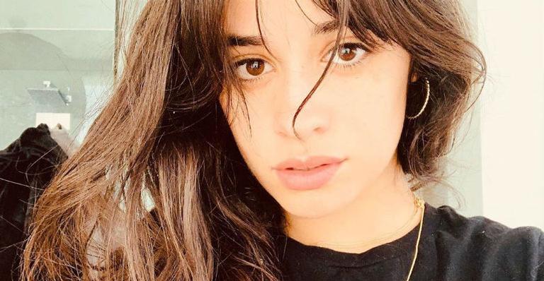 Camila Cabello faz desabafo sobre saúde mental e encoraja fãs: ”Você escolhe quem você vai ser”