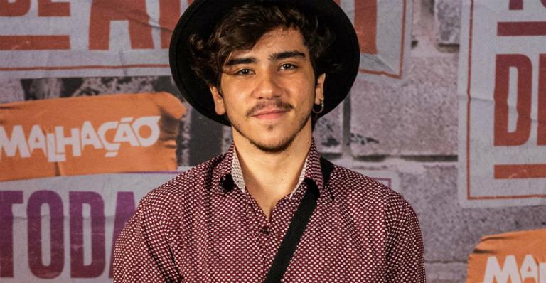 Aos 20 anos, ator de Malhação anuncia o nascimento do primeiro filho: ”Sempre foi um sonho”