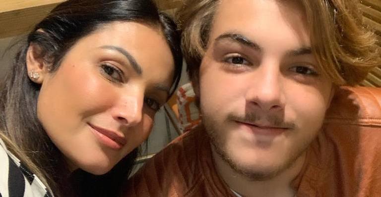 Patricia Poeta tira férias pela Europa com o filho e encanta com cliques