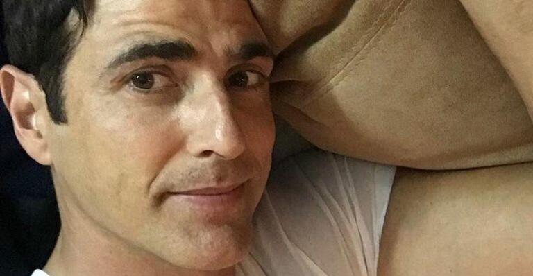 Após se casar uma vez, Reynaldo Gianecchini revela pânico de união: ”Tenho bloqueio”