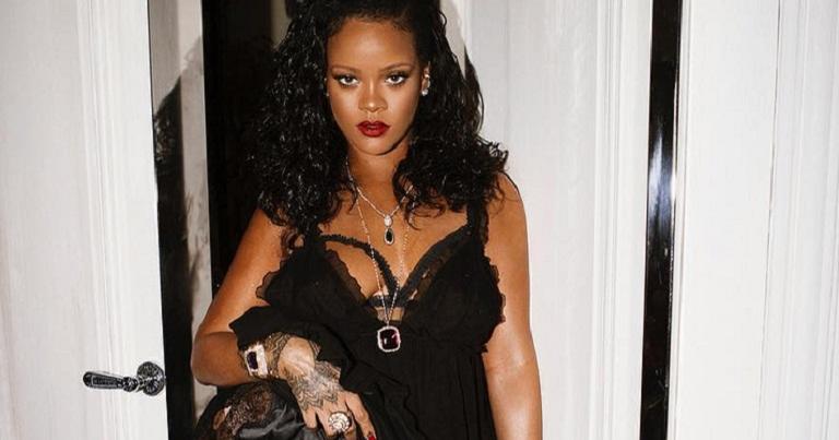 Rihanna descobre minisósia e fica surpresa com a semelhança
