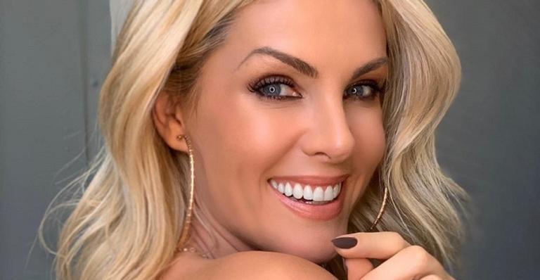 Ana Hickmann revela estar se adaptando ao novo visual