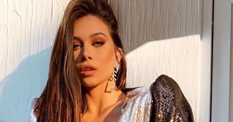 Com biquíni cavado, Flavia Pavanelli exibe silhueta do corpo e fã alfineta ex, Kevinho
