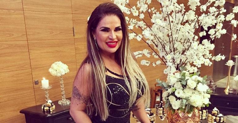 Solange Gomes abre o jogo e revela momento íntimo a três com grande nome da TV Globo
