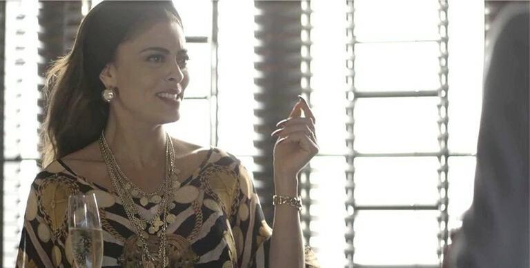 A Dona Do Pedaço: Maria da Paz desconfia de Josiane e Régis pela primeira vez