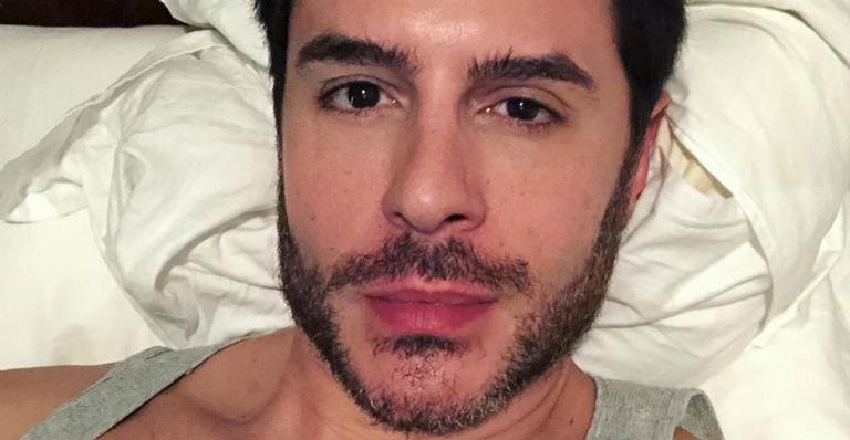 Ricardo Tozzi posta foto com ‘volume’ à mostra e agita seguidores