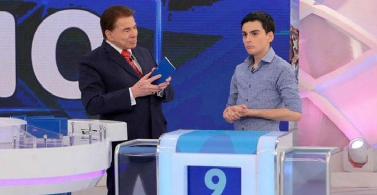 Silvio Santos faz brincadeira de duplo sentido e constrange Dudu Camargo