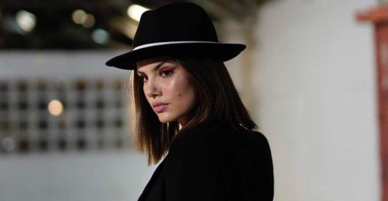 Camila Queiroz revela decisão que mudou sua vida: ”Foi uma escolha que me transformou”