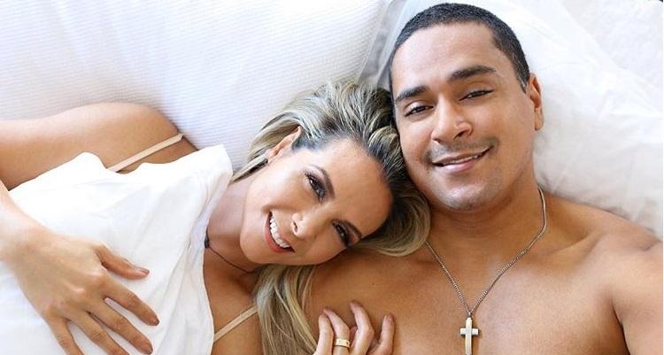 Casado com Carla Perez, Xanddy abre o jogo sobre fama de gay