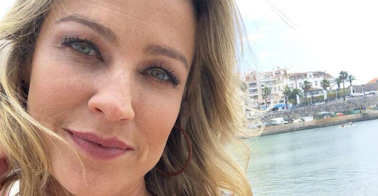 Nua! Luana Piovani surge sem a parte de cima do biquíni em Ibiza: ”Coração partido”
